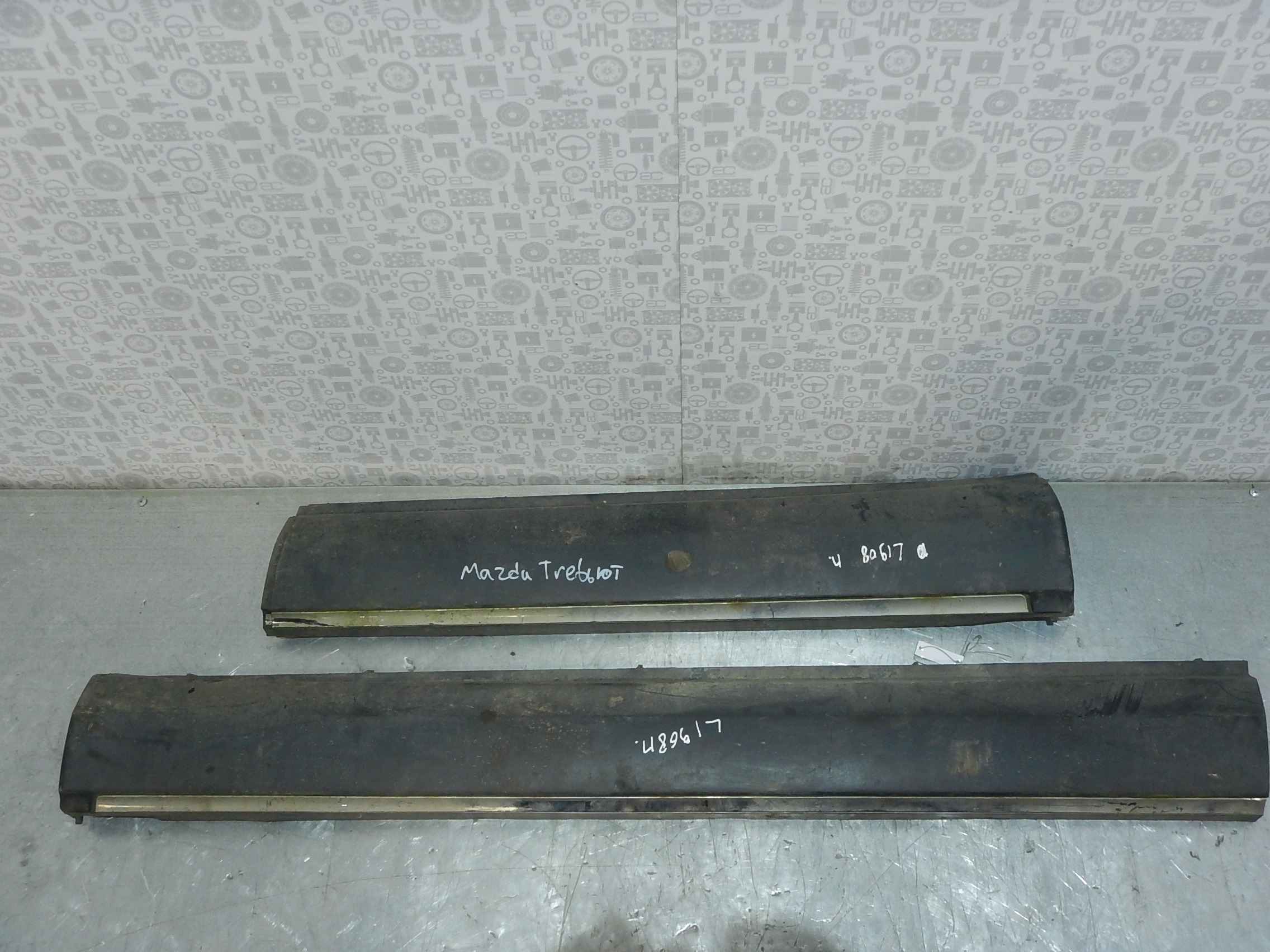 Накладка декоративная на порог правая Mazda Tribute 1 (2000-2007)